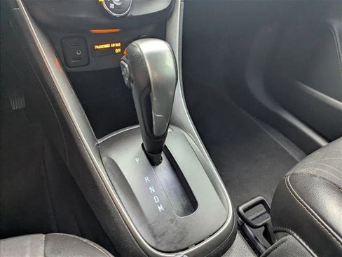 Used 2020 Chevrolet Trax LT w/ Redline Edition image 12