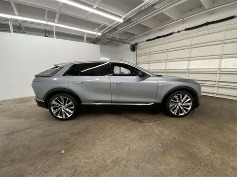 Certified 2024 Cadillac Lyriq Luxury w/ LPO, Floor Liner Package image 7