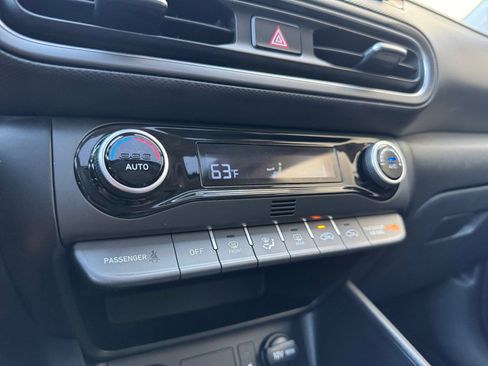 Used 2022 Hyundai Kona Limited image 24