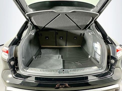 Used 2025 Porsche Macan image 28