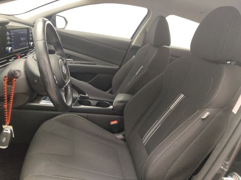 Used 2021 Hyundai Elantra SEL w/ Convenience Package FWD image 17