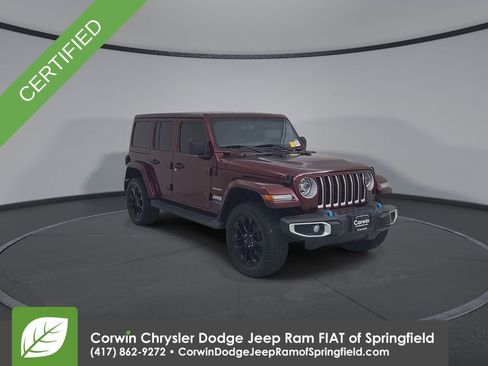Used 2022 Jeep Wrangler Unlimited Sahara w/ Cold Weather Group AWD/4WD image 9