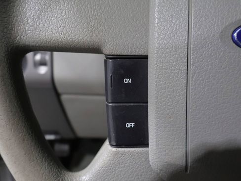 Used 2005 Ford F150 XLT AWD/4WD image 27