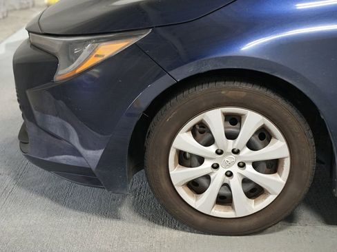 Used 2023 Toyota Corolla LE image 5