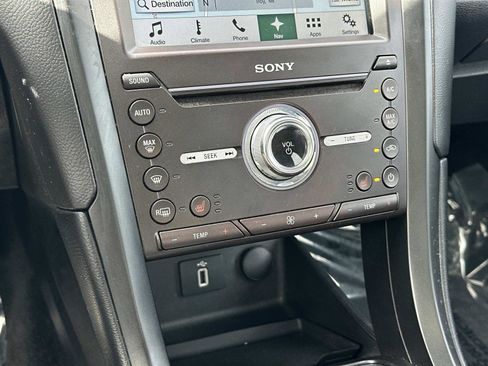 Used 2018 Ford Fusion Titanium FWD image 30