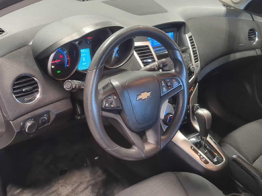 Used 2016 Chevrolet Cruze LT FWD image 12