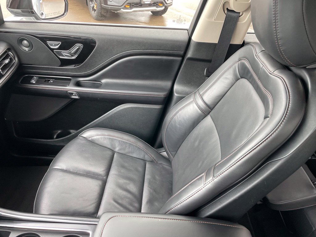 Used 2023 Lincoln Aviator Reserve AWD/4WD image 24