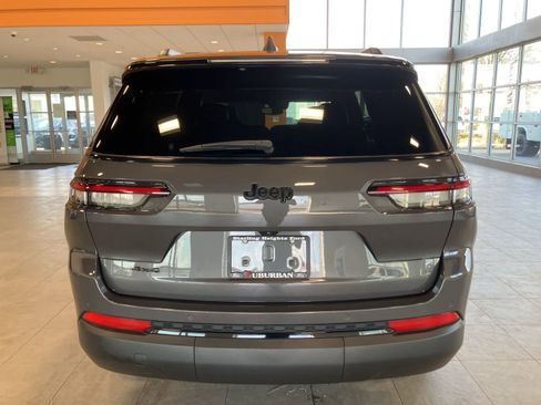 Used 2023 Jeep Grand Cherokee L Laredo image 6