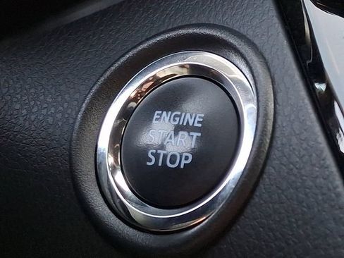Used 2019 Toyota C-HR XLE FWD image 22