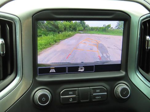 Certified 2021 Chevrolet Silverado 1500 LT Trail Boss w/ LT Trail Boss Premium Package AWD/4WD image 5
