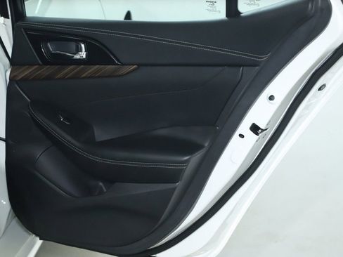 Used 2018 Nissan Maxima Platinum image 31