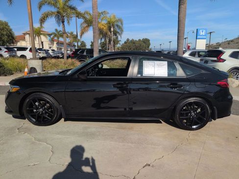 Used 2022 Honda Civic Sport image 2