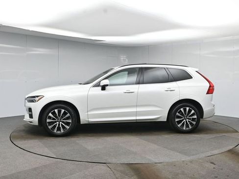 Used 2023 Volvo XC60 B5 Core image 2