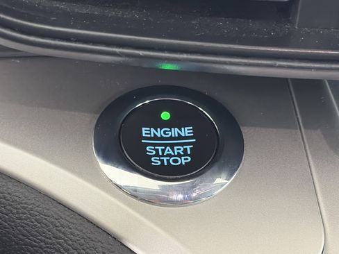 Used 2021 Ford Explorer XLT image 29