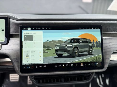 Used 2022 Rivian R1S Launch Edition Quad AWD/4WD image 11