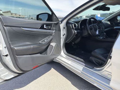 Used 2021 Nissan Maxima 3.5 SV w/ Floor Mat Group image 10