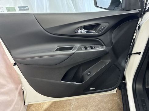 Used 2022 Chevrolet Equinox RS w/ RS Leather Package FWD image 23
