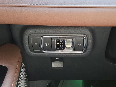 Used 2026 Lincoln Nautilus Reserve AWD/4WD image 24