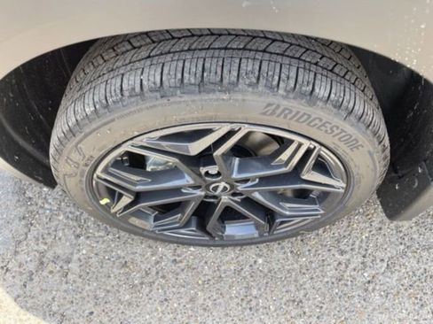 Certified 2025 Nissan Kicks SR FWD image 7