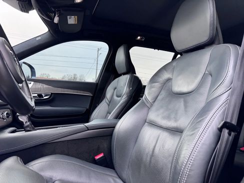 Used 2022 Volvo XC90 T6 Inscription w/ Lounge Package image 18
