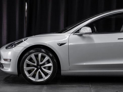 Used 2018 Tesla Model 3 Mid Range image 17