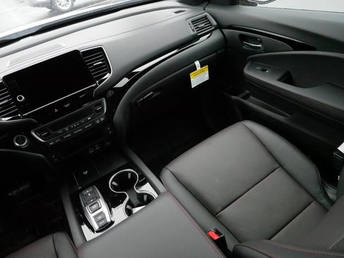 Certified 2026 Honda Ridgeline Black Edition image 11