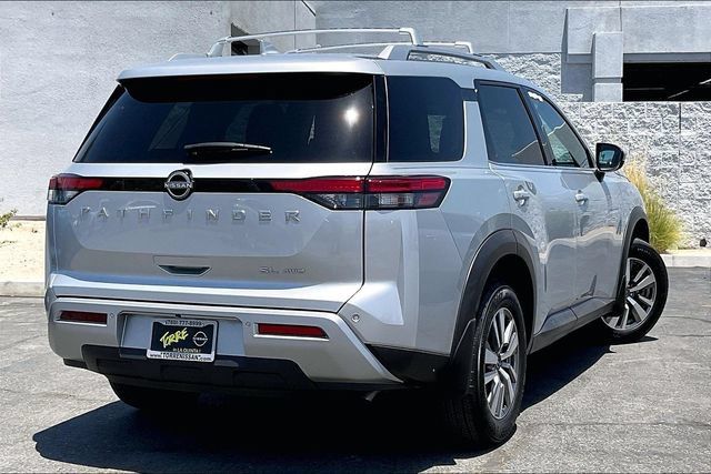 Used 2025 Nissan Pathfinder SL w/ Lighting Package (N92) AWD/4WD image 13