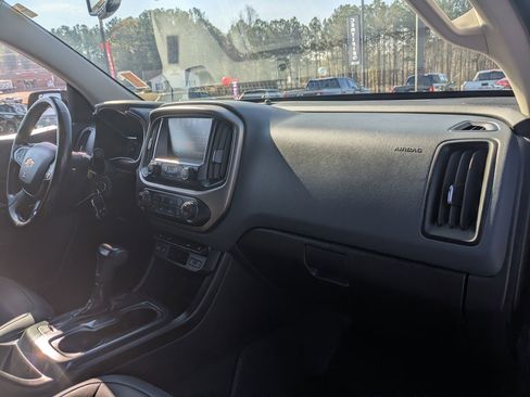 Used 2018 Chevrolet Colorado Z71 w/ Z71 Midnight Edition image 26