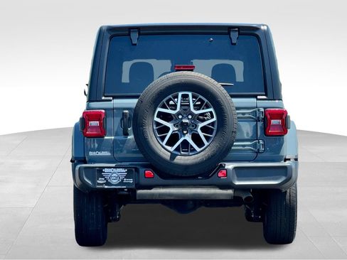 Used 2024 Jeep Wrangler Unlimited Sahara AWD/4WD image 6
