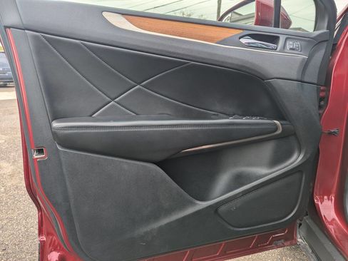 Used 2017 Lincoln MKC Select w/ Lincoln MKC Climate Package image 12