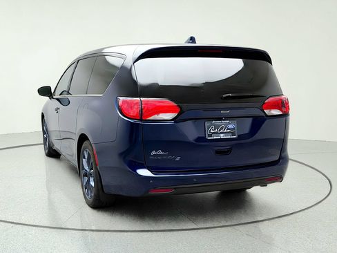 Used 2018 Chrysler Pacifica Touring Plus FWD image 6