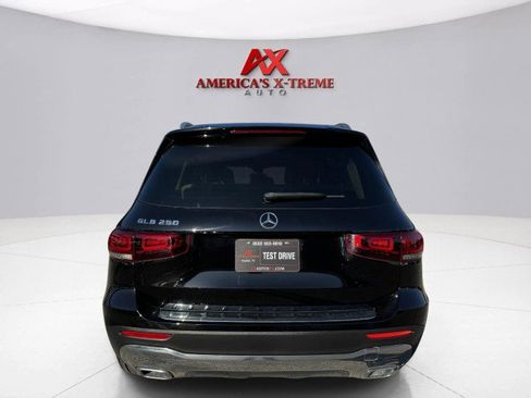 Used 2021 Mercedes-Benz GLB 250 image 4