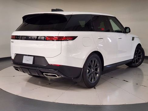 Used 2025 Land Rover Range Rover Sport SE AWD/4WD image 2