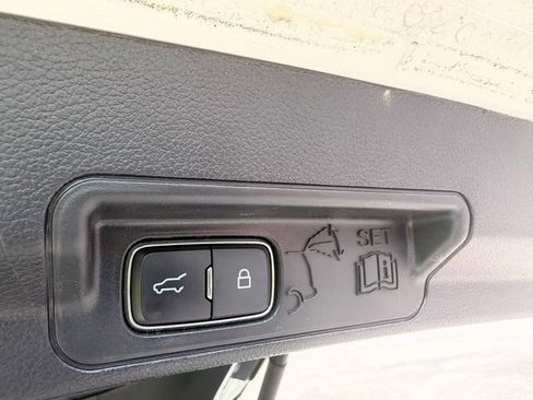 Used 2021 Ford Explorer Limited w/ Equipment Group 301A RWD image 12