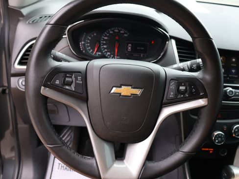 Used 2018 Chevrolet Trax LT w/ LT Convenience Package FWD image 30