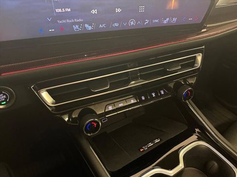 Used 2024 Chevrolet Traverse RS image 23