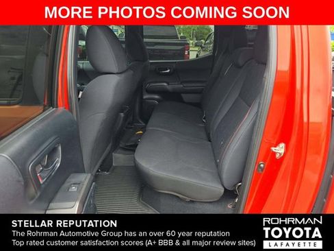 Used 2017 Toyota Tacoma TRD Off-Road AWD/4WD image 7
