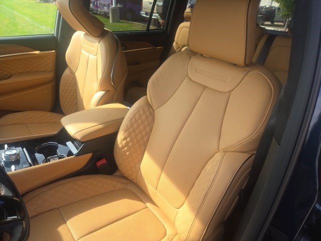 New 2027 Jeep Grand Cherokee Summit AWD/4WD image 9