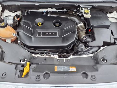 Used 2019 Lincoln MKC Reserve w/ MKC Climate Package FWD image 3