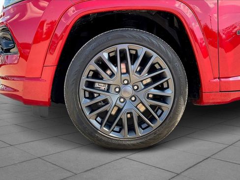 Used 2023 Jeep Compass Limited image 37