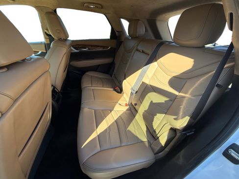 Used 2022 Cadillac XT5 Premium Luxury w/ Platinum Package image 16