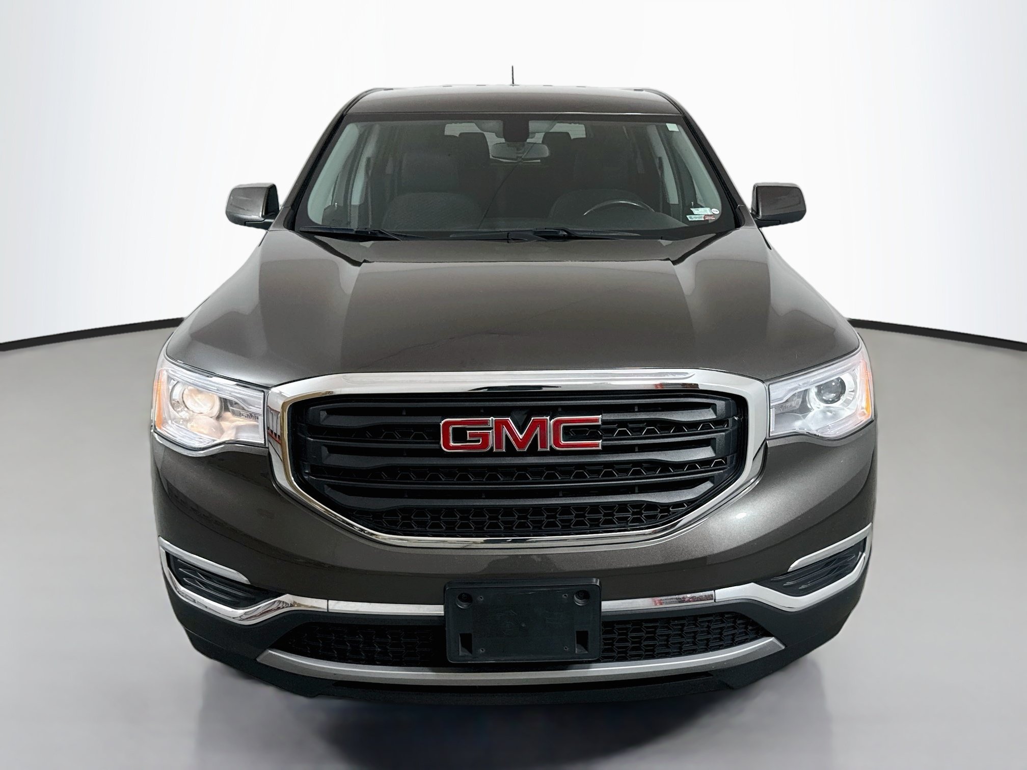 Used 2019 GMC Acadia SLE FWD image 2