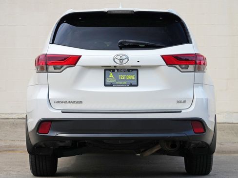 Used 2018 Toyota Highlander XLE FWD image 10