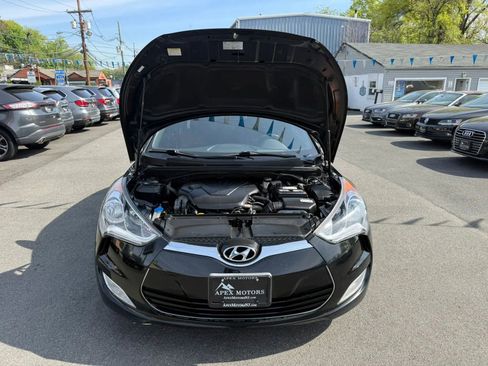 Used 2017 Hyundai Veloster Value Edition FWD image 43