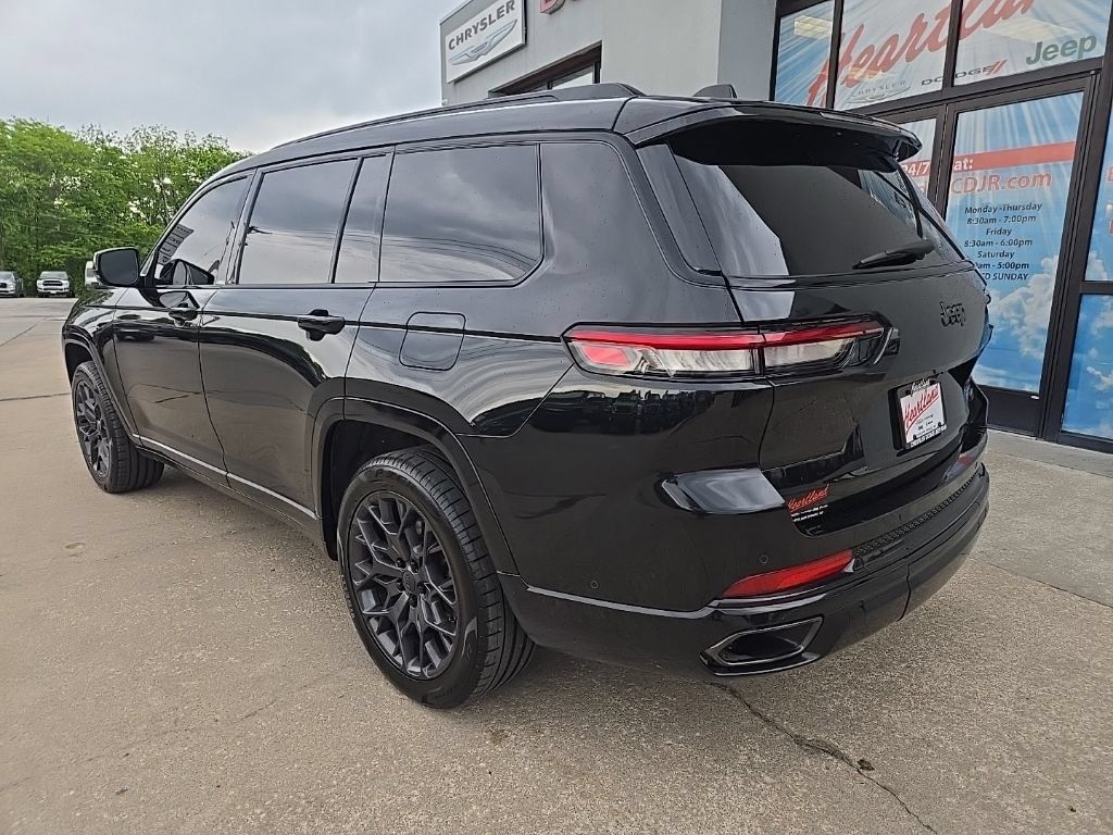 Used 2024 Jeep Grand Cherokee L Summit AWD/4WD image 10