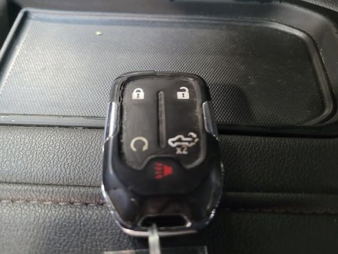 Used 2021 Chevrolet Silverado 1500 LTZ AWD/4WD image 32