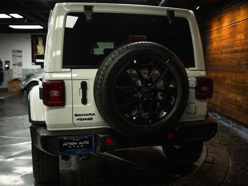 Used 2025 Jeep Wrangler Unlimited Sahara w/ Safety Group image 6