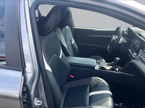 Used 2025 Toyota Camry SE w/ Convenience Package FWD image 7