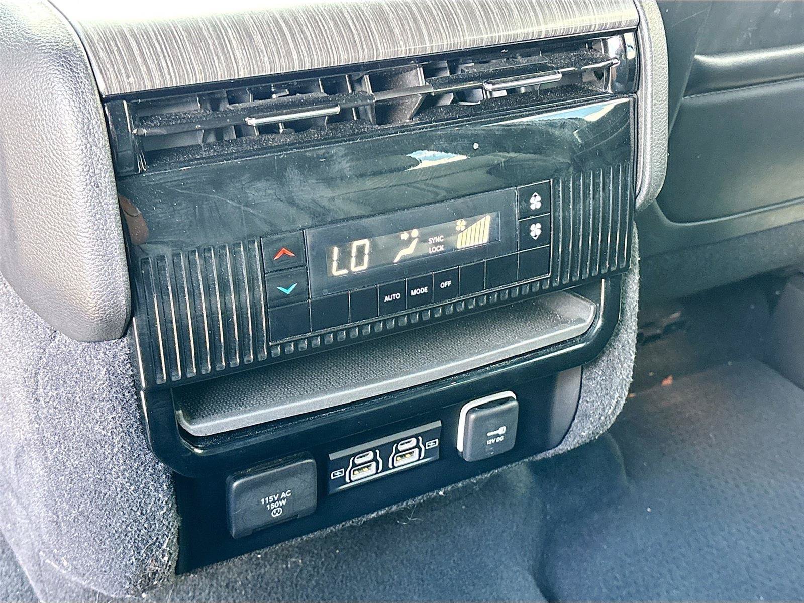 Used 2024 Jeep Wagoneer Series II w/ Flexible Seating Group RWD image 26