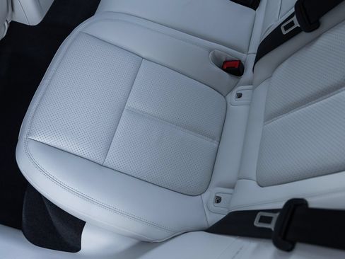 Certified 2026 Porsche Macan S AWD/4WD image 31